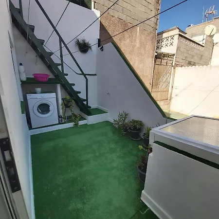 Cruz בית הארחה *