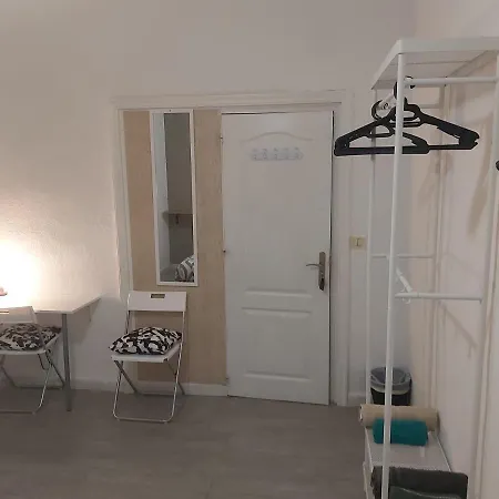 Cruz בית הארחה *